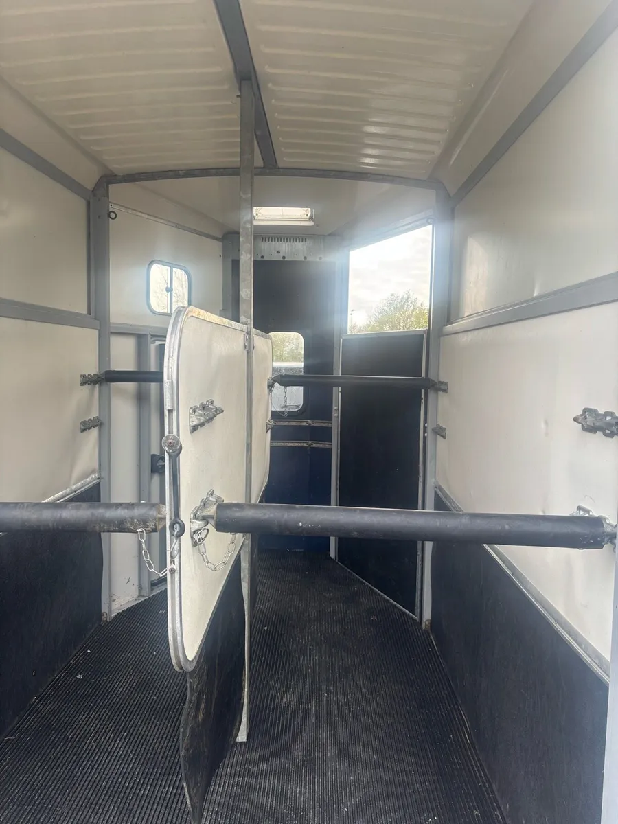 HB506 Iforwilliams horse trailer - Image 4
