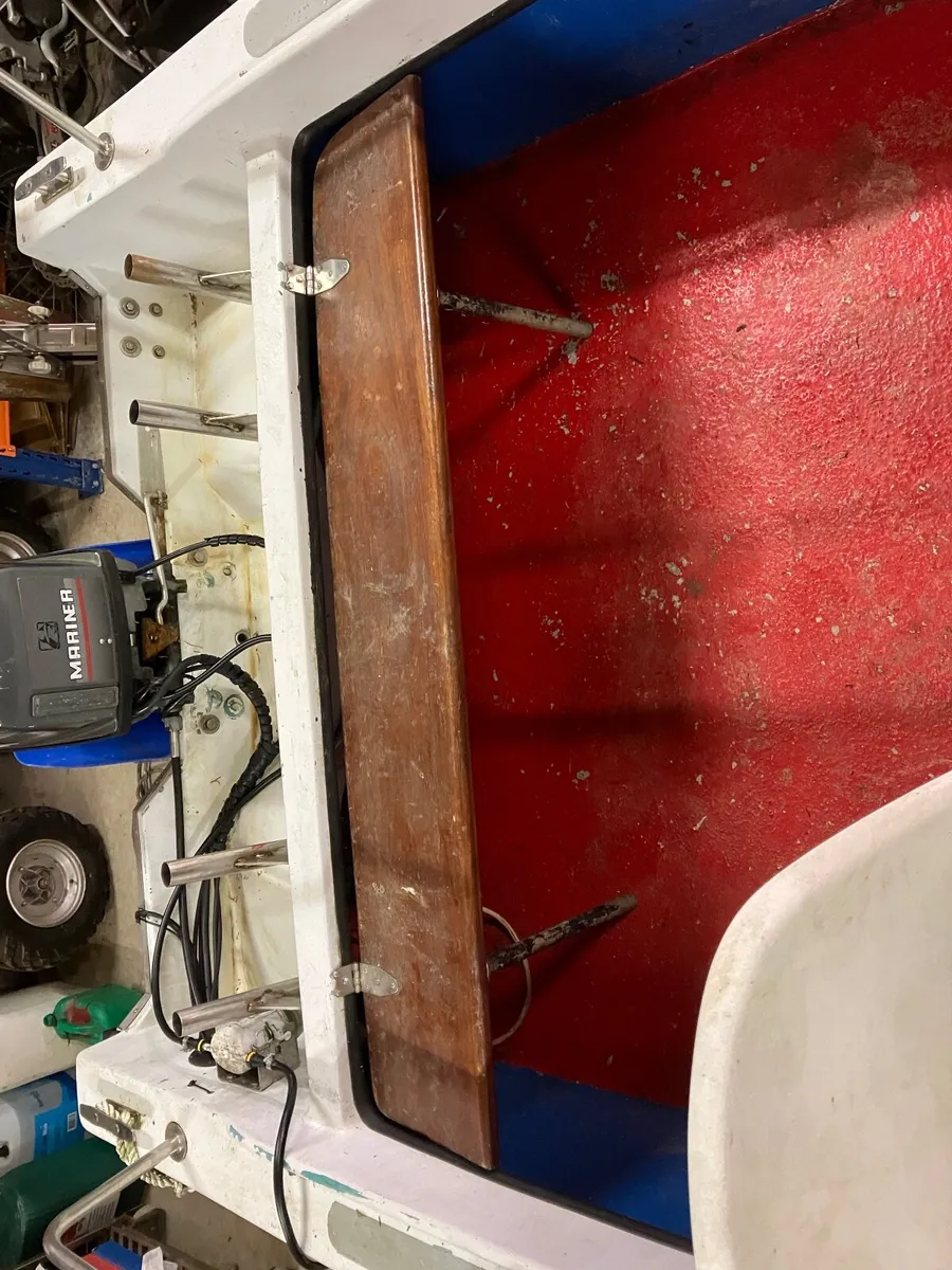 Fishing boat - Image 3