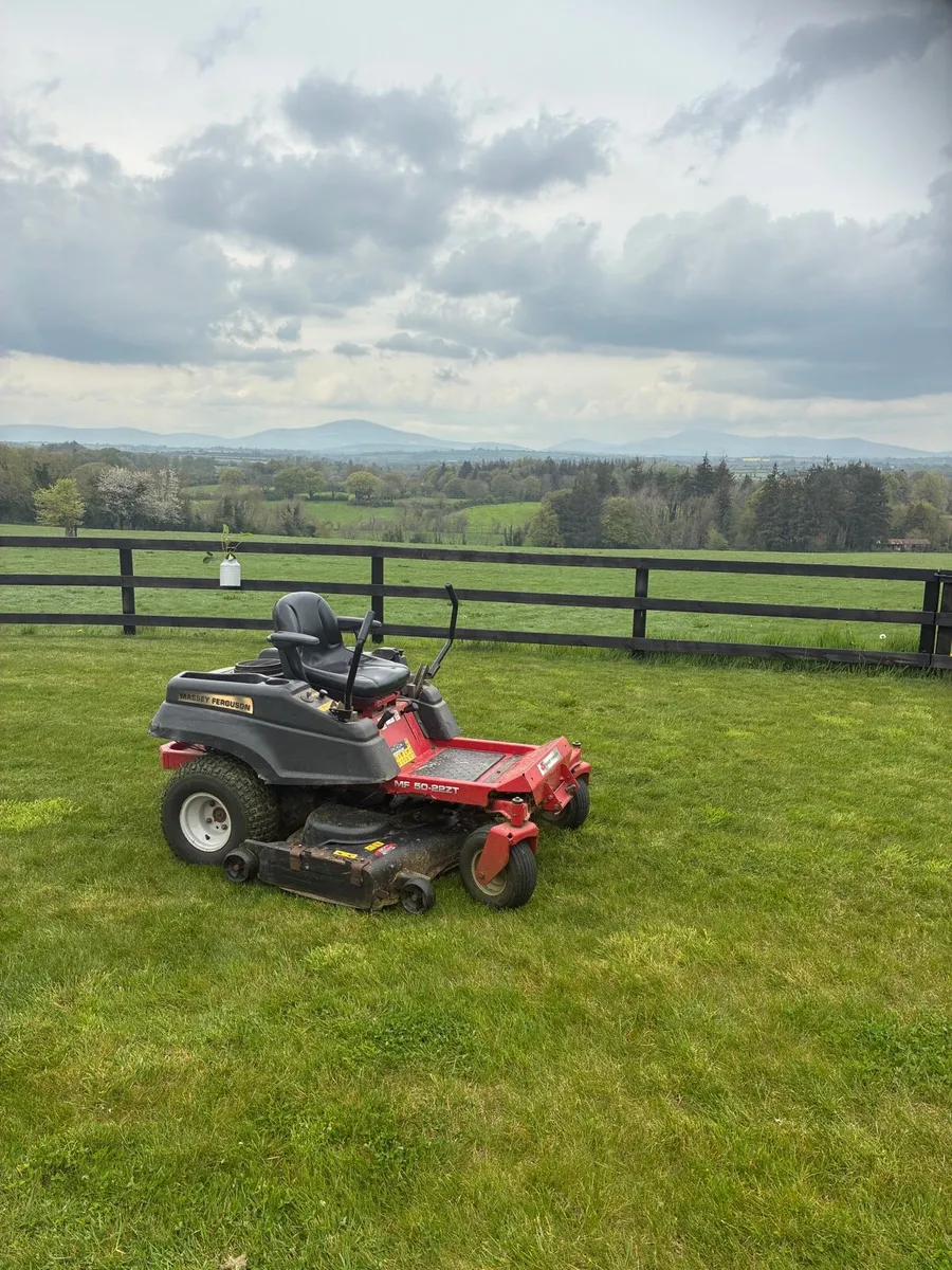 Massey Fergusson Zero-Turn Lawnmower - Image 3