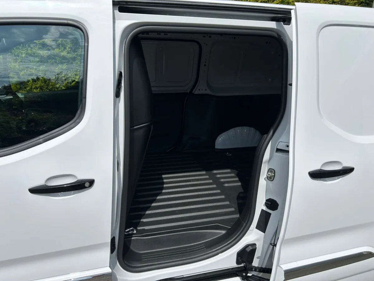 Toyota Proace PRO CITY GX 130HP LWB A - Image 3