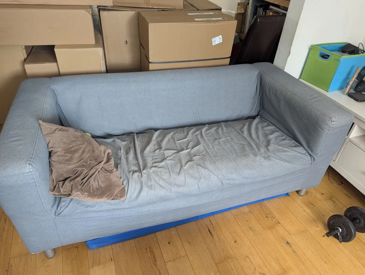 Couch FREE TO/ TAKE AWAY