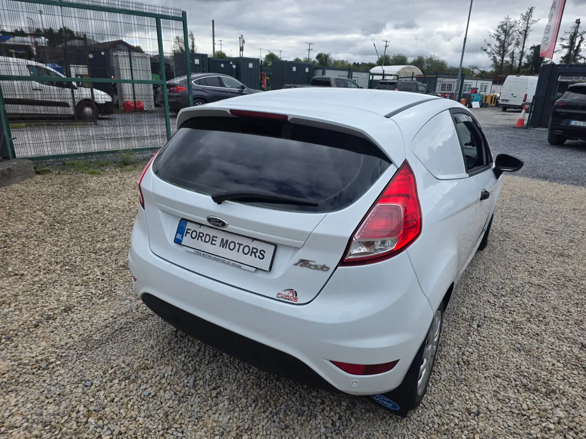 Ford Fiesta Van 2016 - Image 4