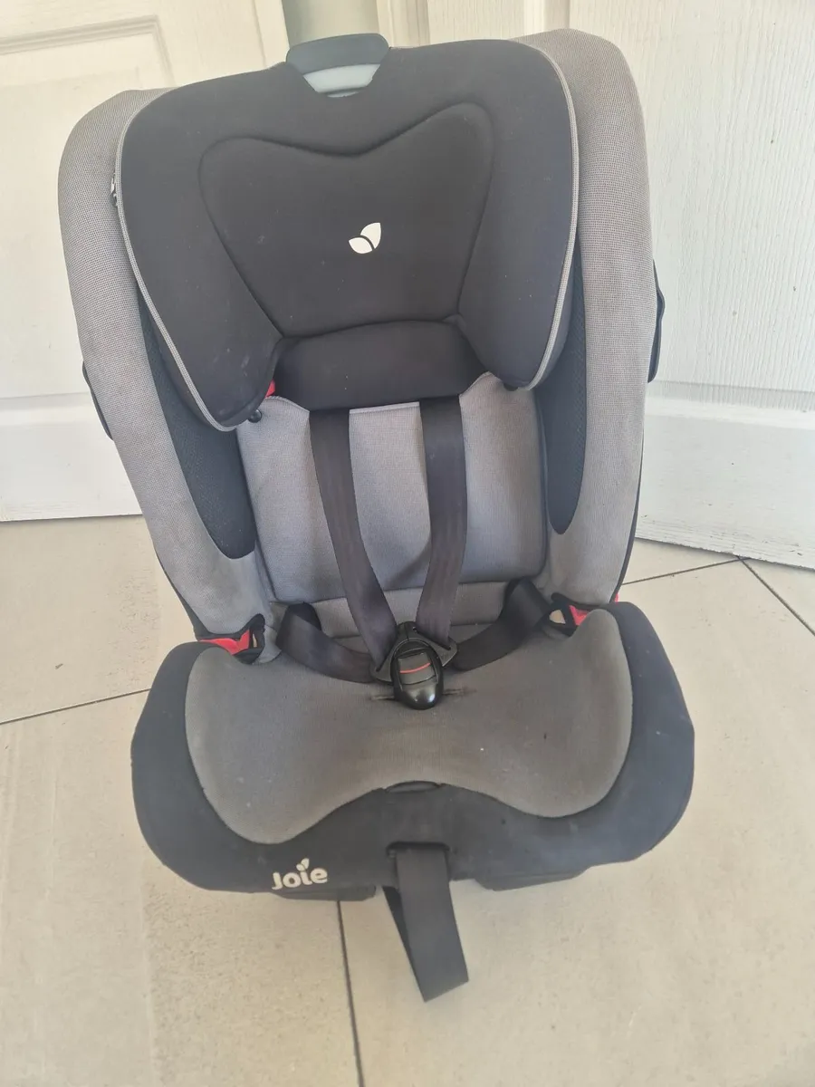 Joie Car Seat with isofox from 9 months - age 12 - Image 1