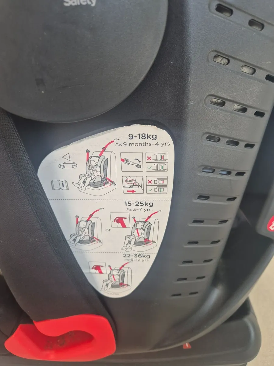 Joie Car Seat with isofox from 9 months - age 12 - Image 3