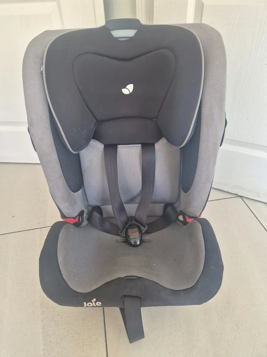 Joie Car Seat with isofox from 9 months - age 12 - Image 4