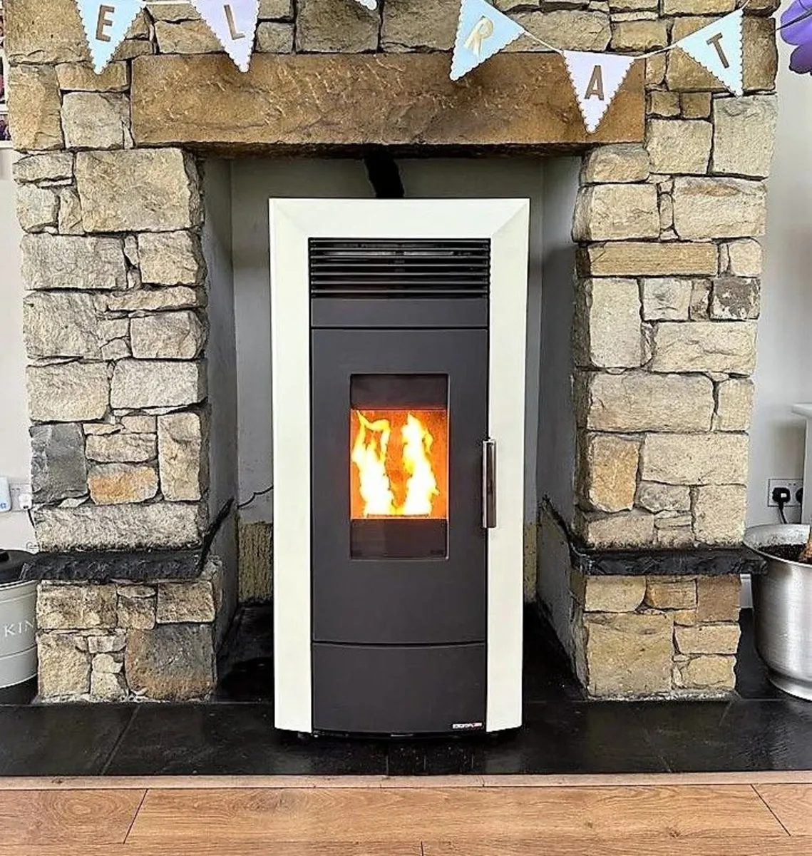 Commo 21 Wood Pellet Boiler Stove - Image 1