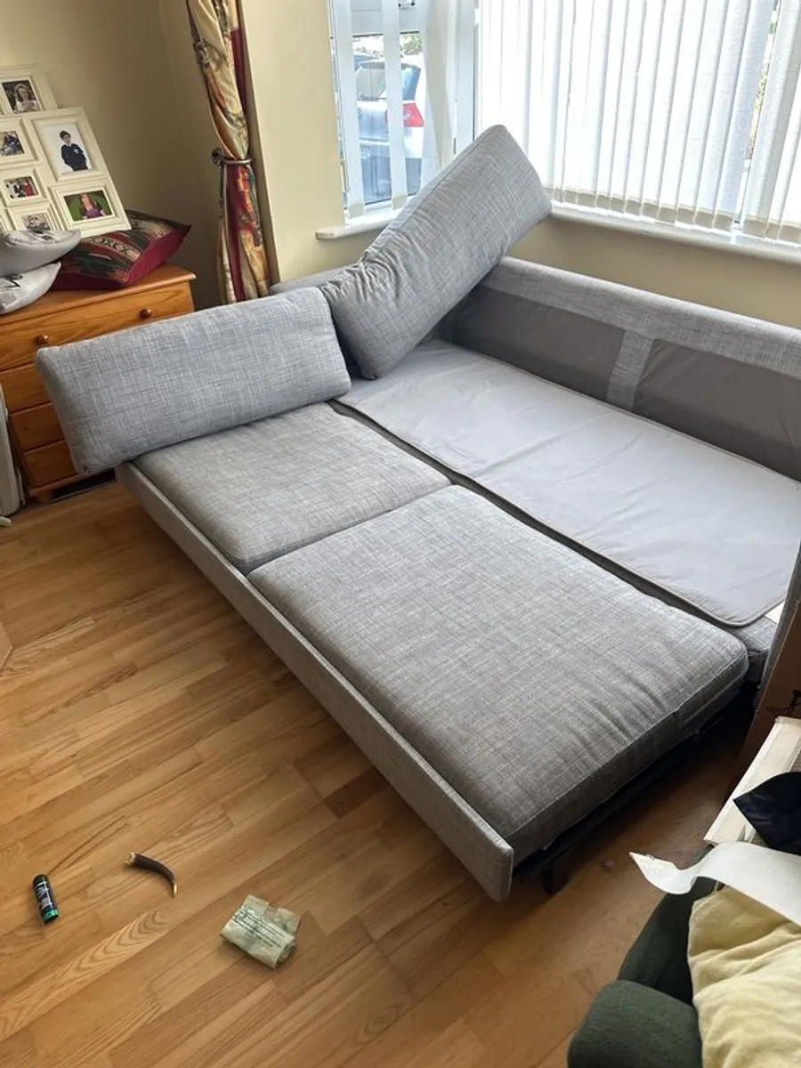 three seater sofa bed - Image 4