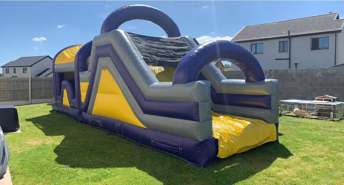 Bouncy castle - Image 3