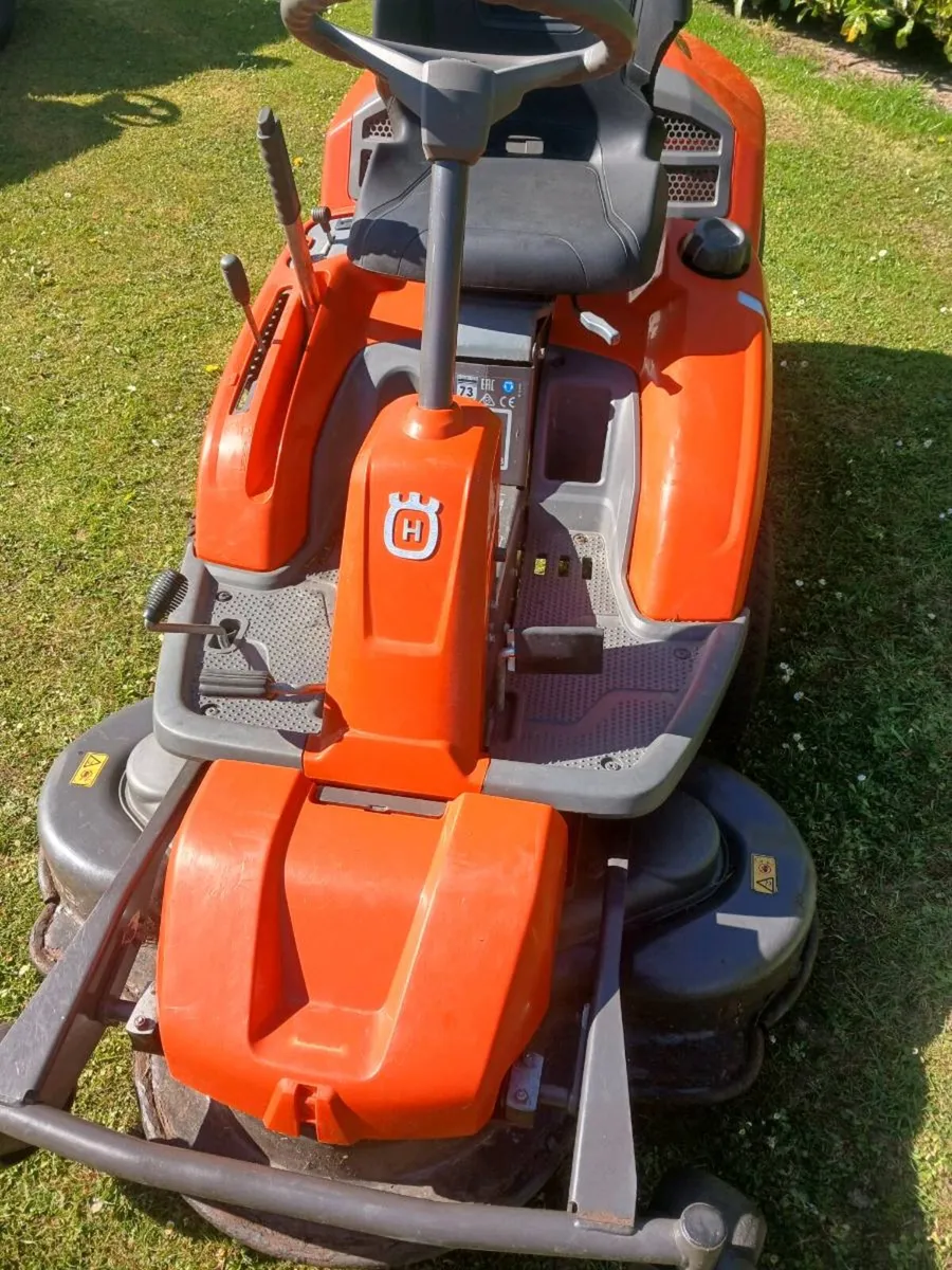 Husqvarna Rider Hydrostatic 20hp Briggs engine - Image 4