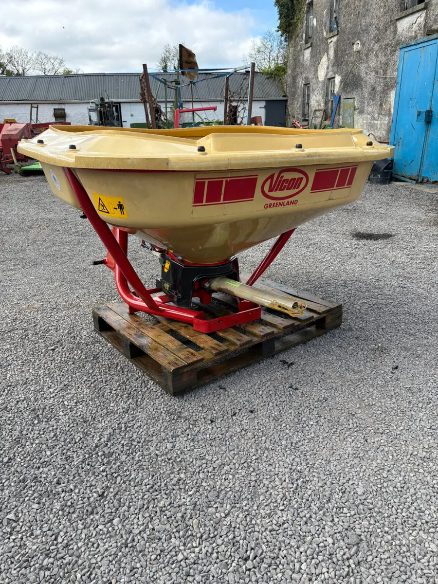 Vicon Fertiser Spreader - Image 1