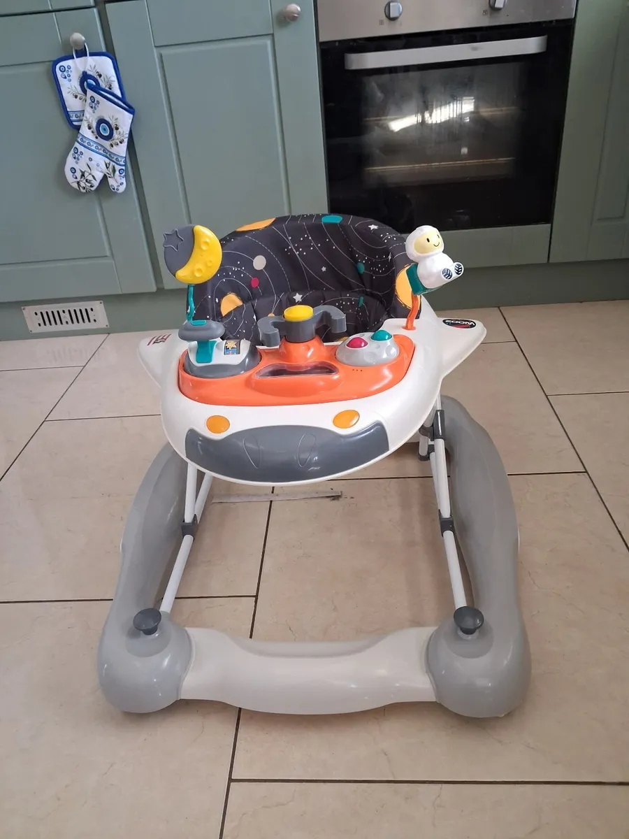 Baby walker - Image 1