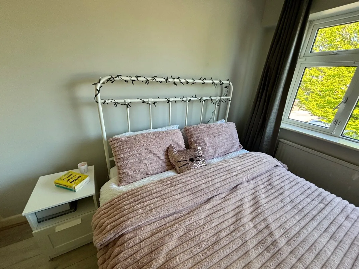 Bedroom furniture bed, wardrobe, dressing table.. - Image 2