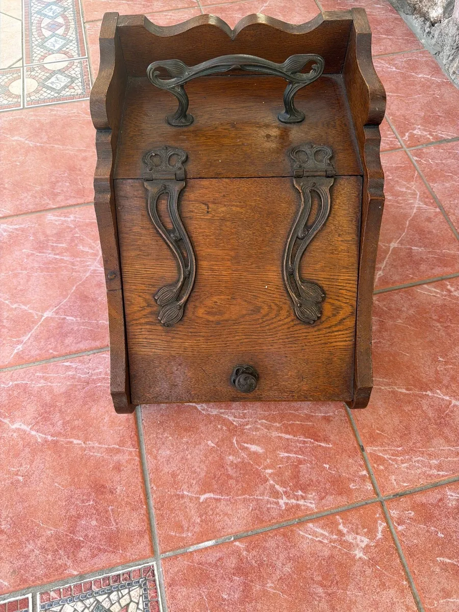 Antique coal scuttle - Image 1