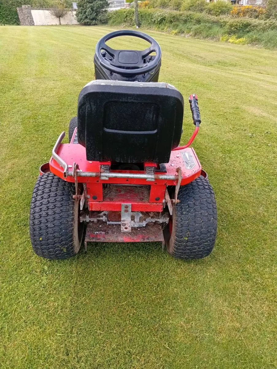 Ride on mower - Image 2
