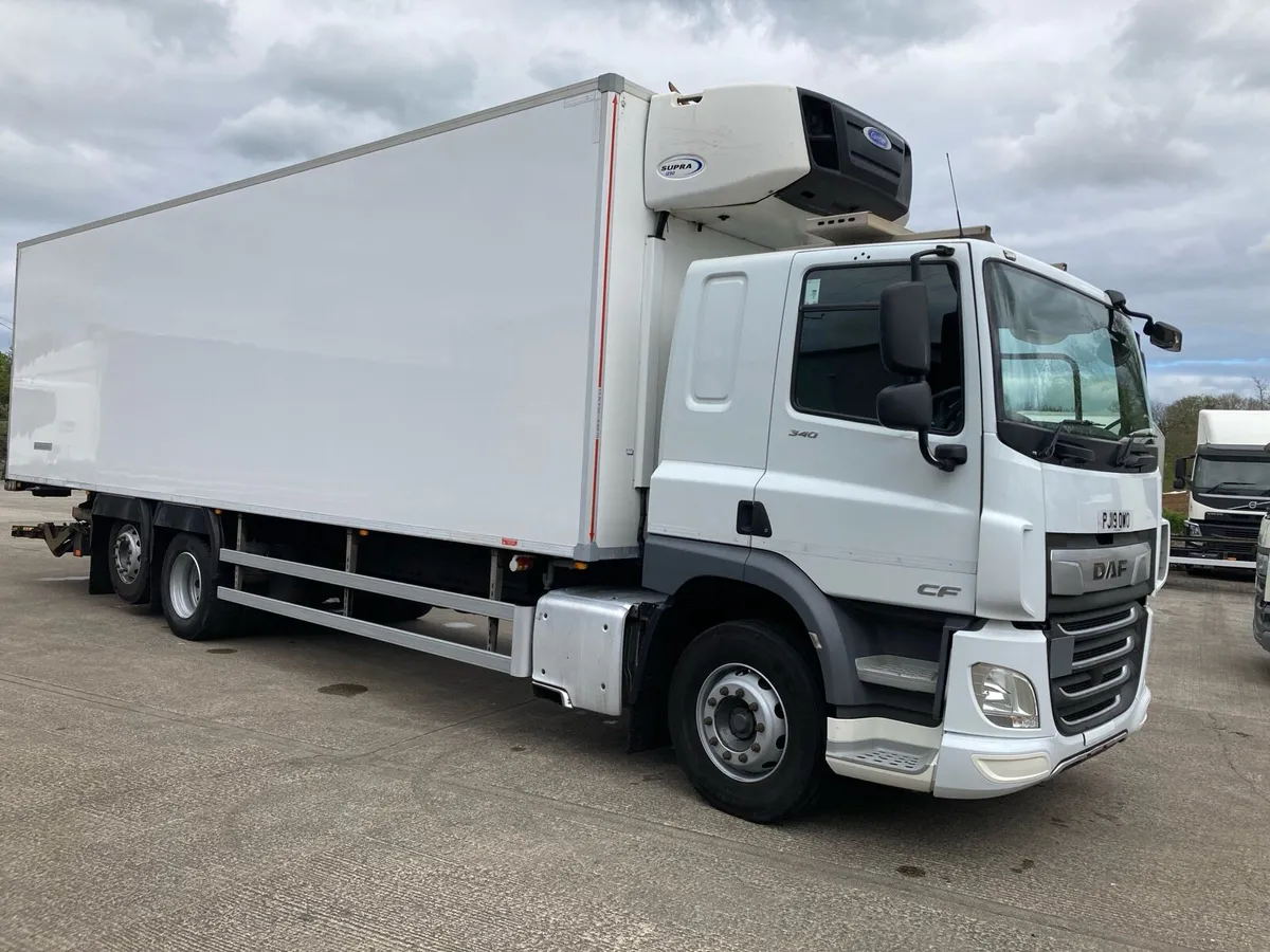 2019 Daf 6x2 sleeper cab 30 ft fridge - Image 1