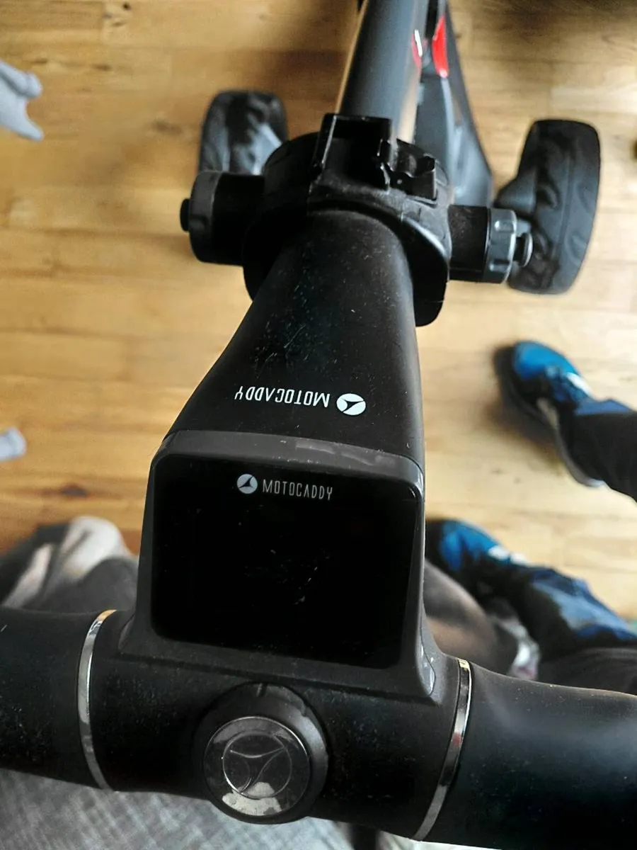 Motocaddy golf trolley - Image 3