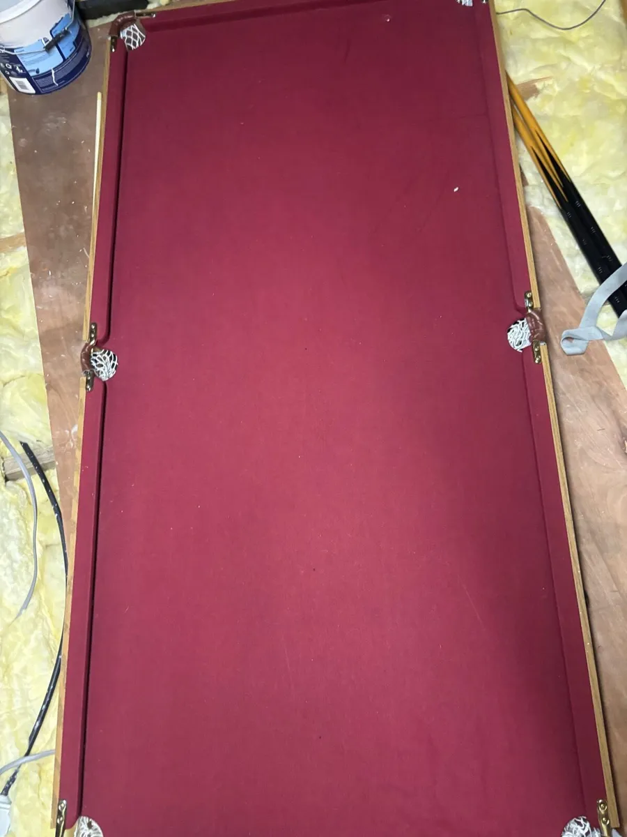 Pool table - Image 1