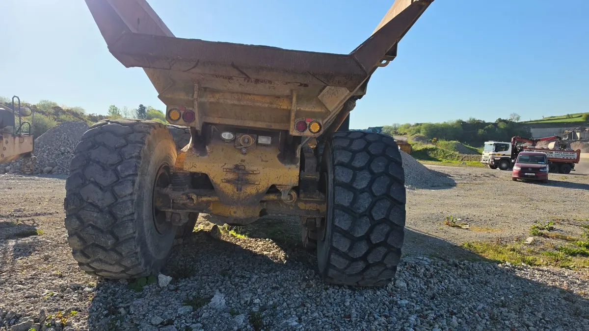 Bell dump trucks - Image 2