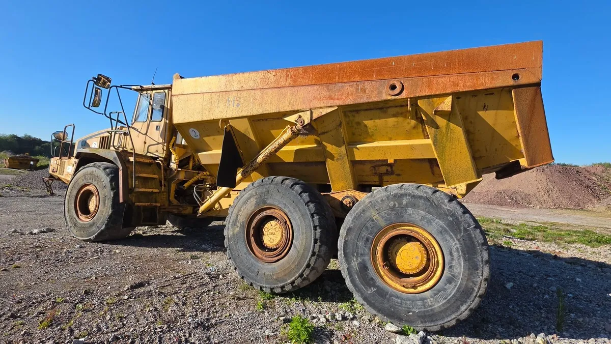 Bell dump trucks - Image 3