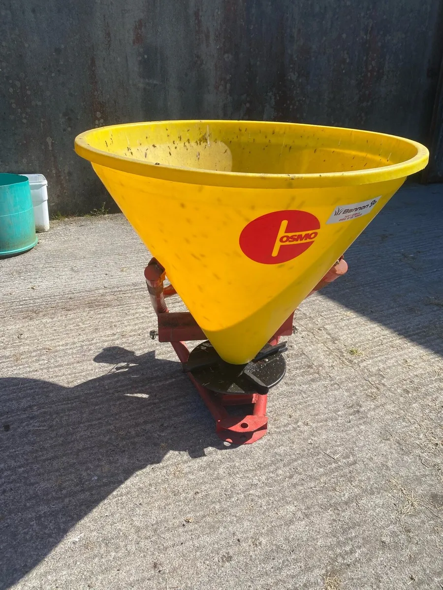 Fertiliser Spreader - Image 1