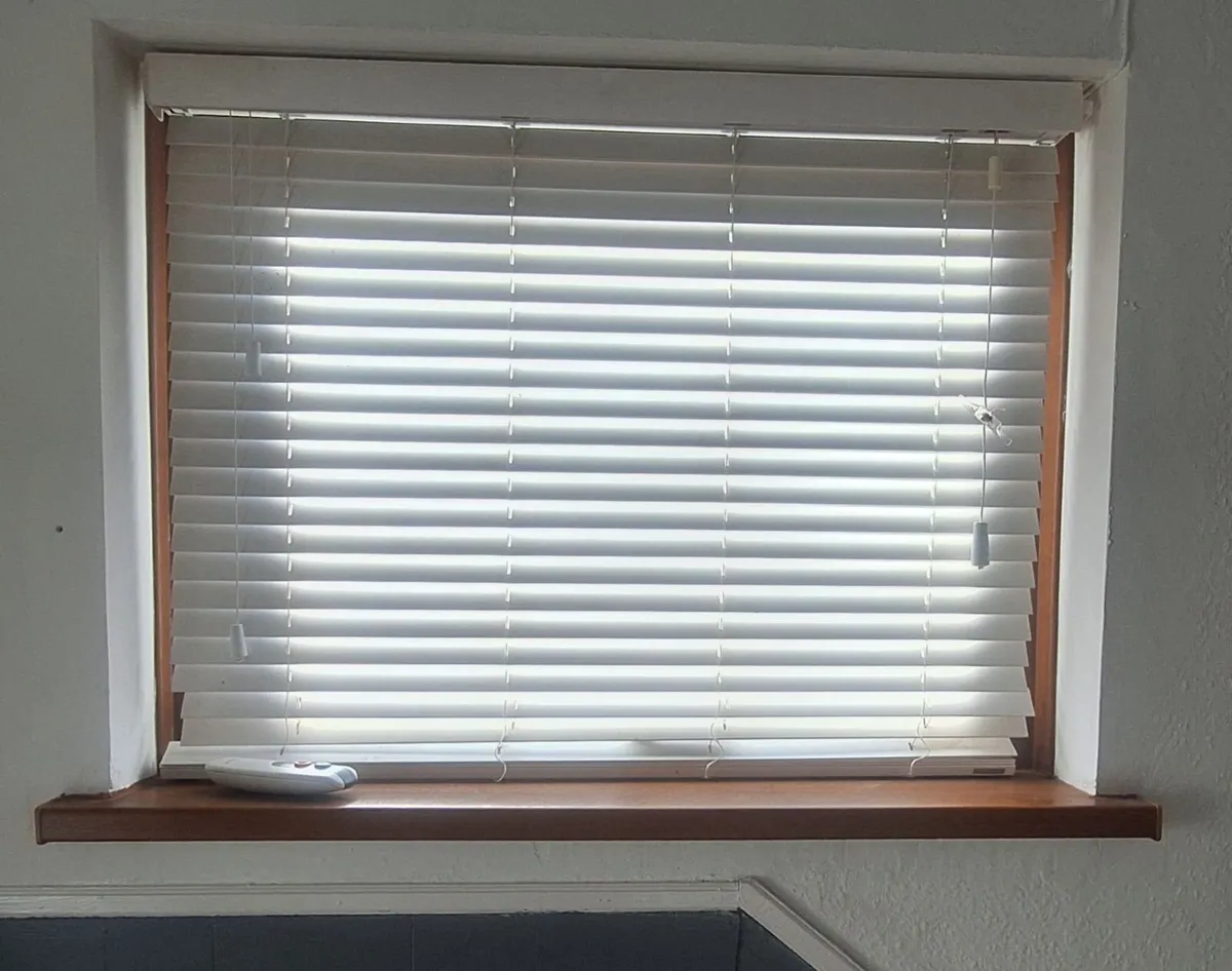 Venetian Blinds - Image 3