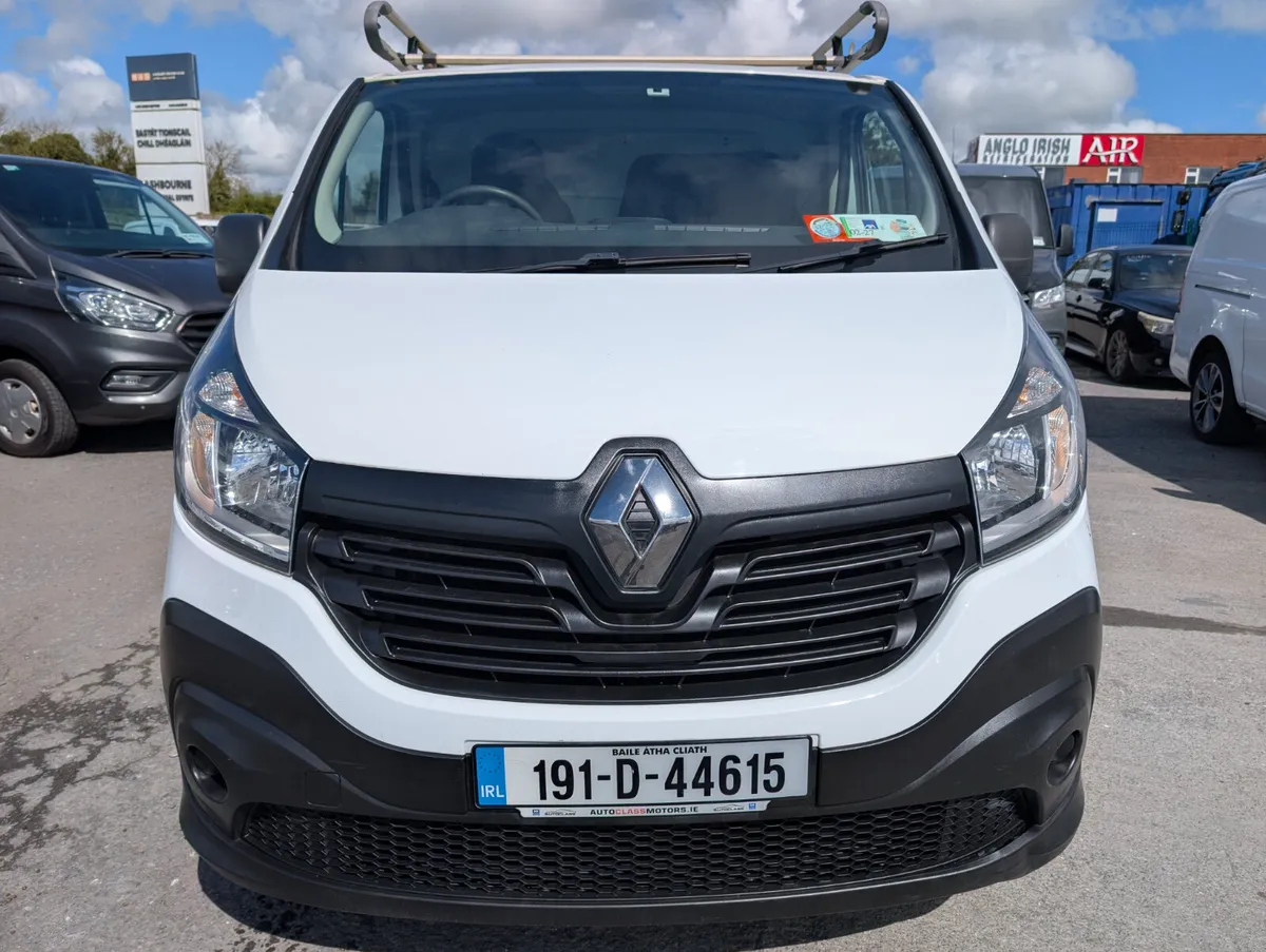 Renault Traffic LWB - Image 2