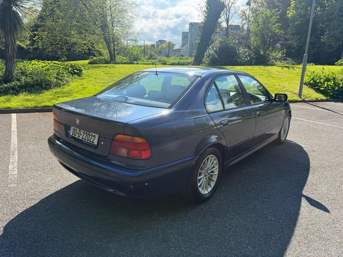 BMW E39 528i Automatic - Image 4
