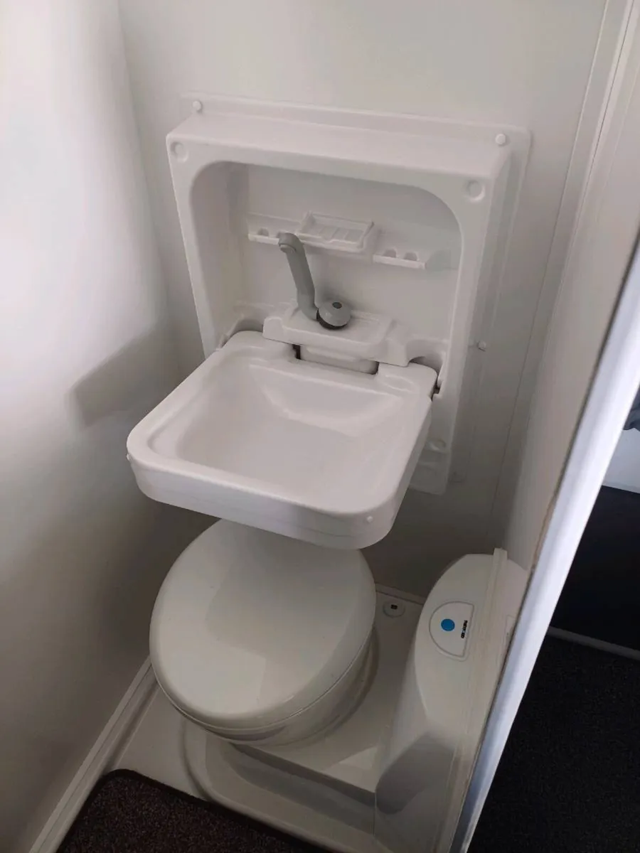 Renault master  camper van - Image 4