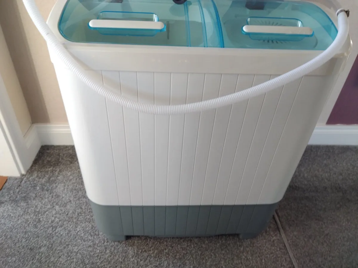 Twin Tub Washing Machine €200 - Image 2