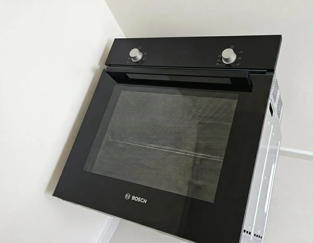 BOSCH Series 2  built in  Electric Oven - Image 1