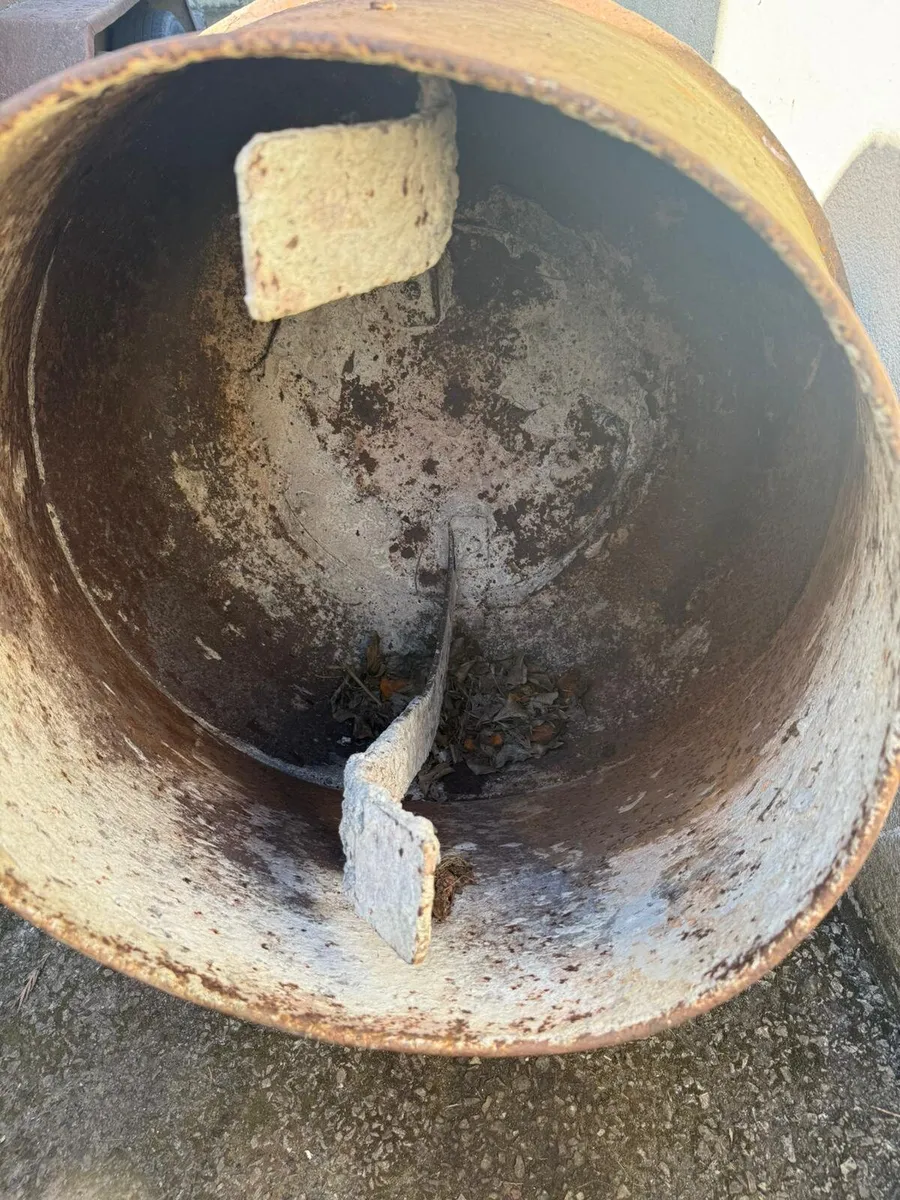 Tractor cement mixer - Image 2