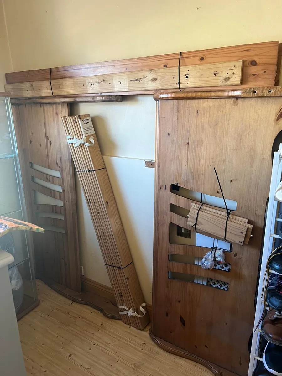 Bed frame - Image 1