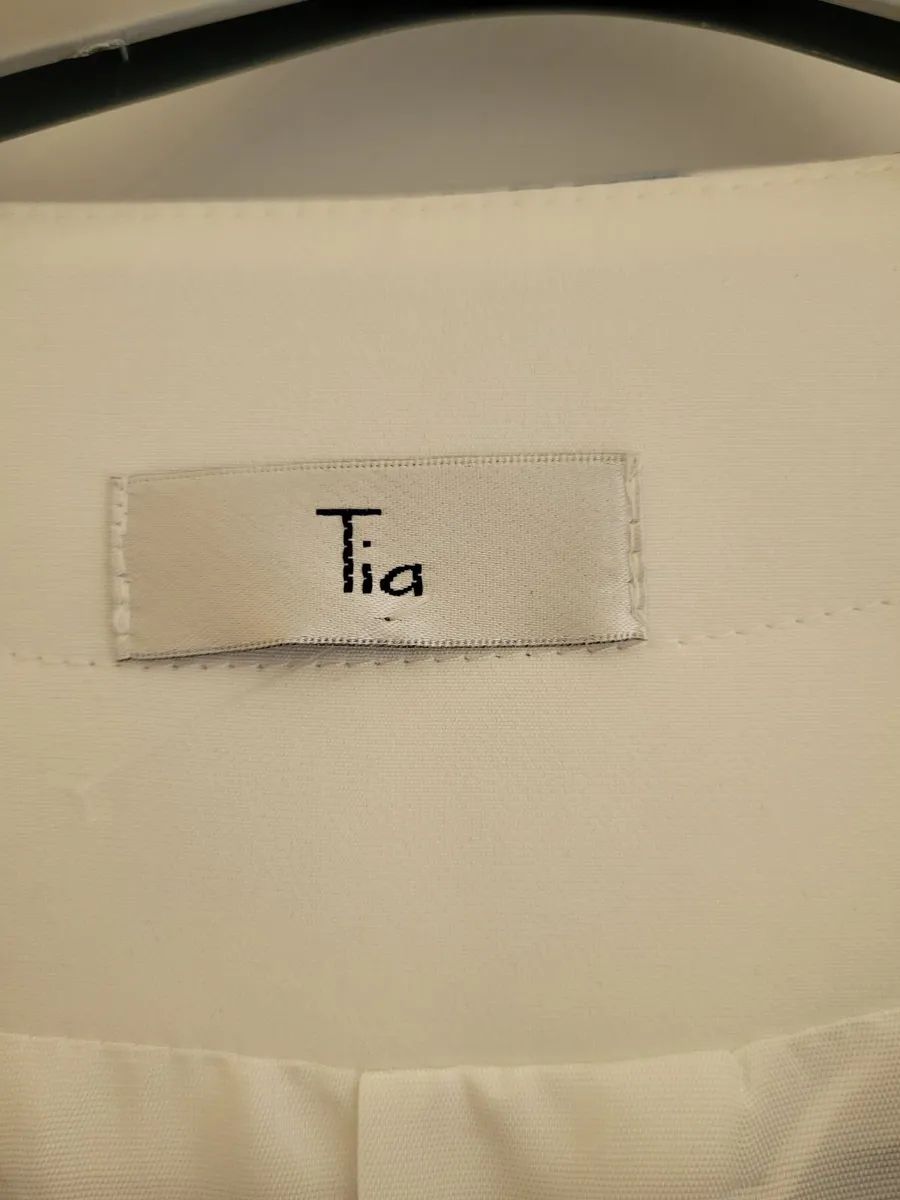 Womens Coat Size 10 - Image 2