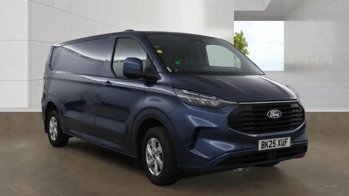 Ford Transit Custom 320 L2 DIESEL FWD - Image 1