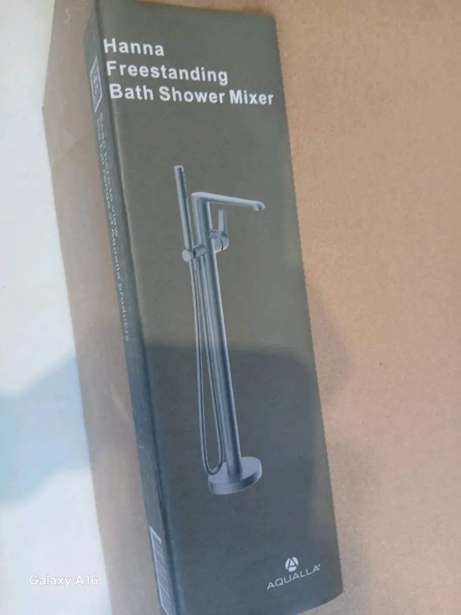 Free Standing Bath and shower Mixer - Image 3