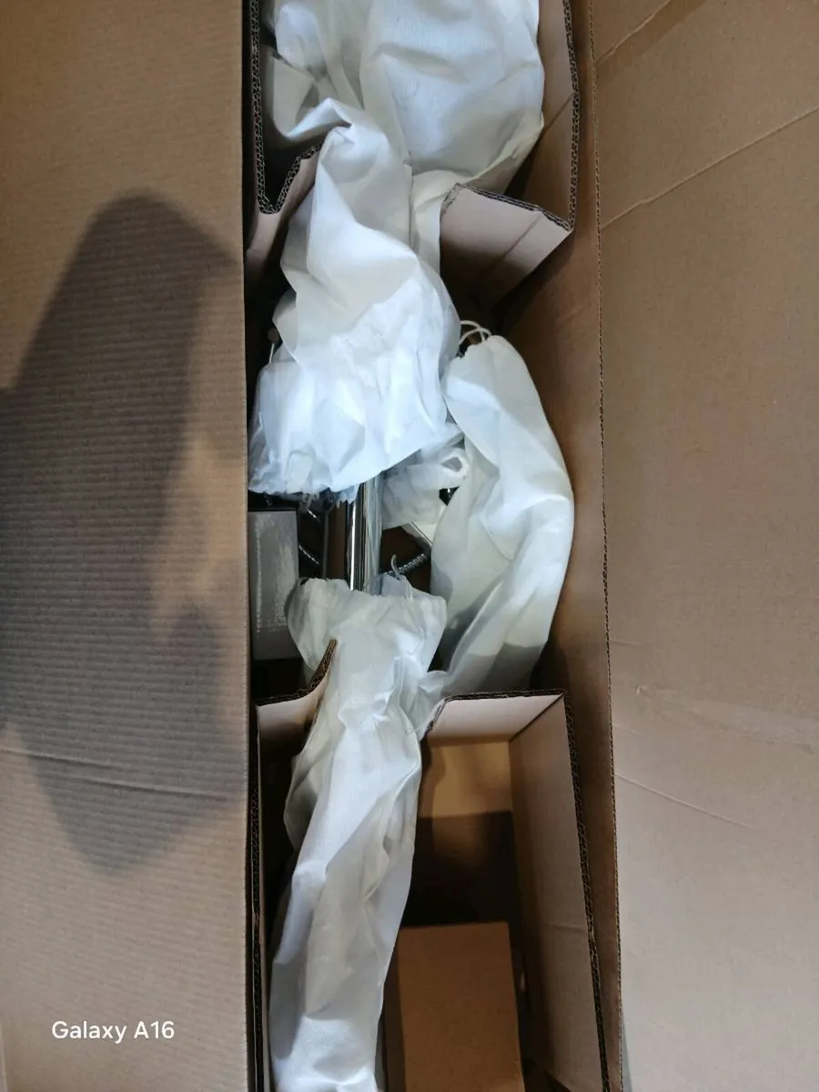 Free Standing Bath and shower Mixer - Image 4