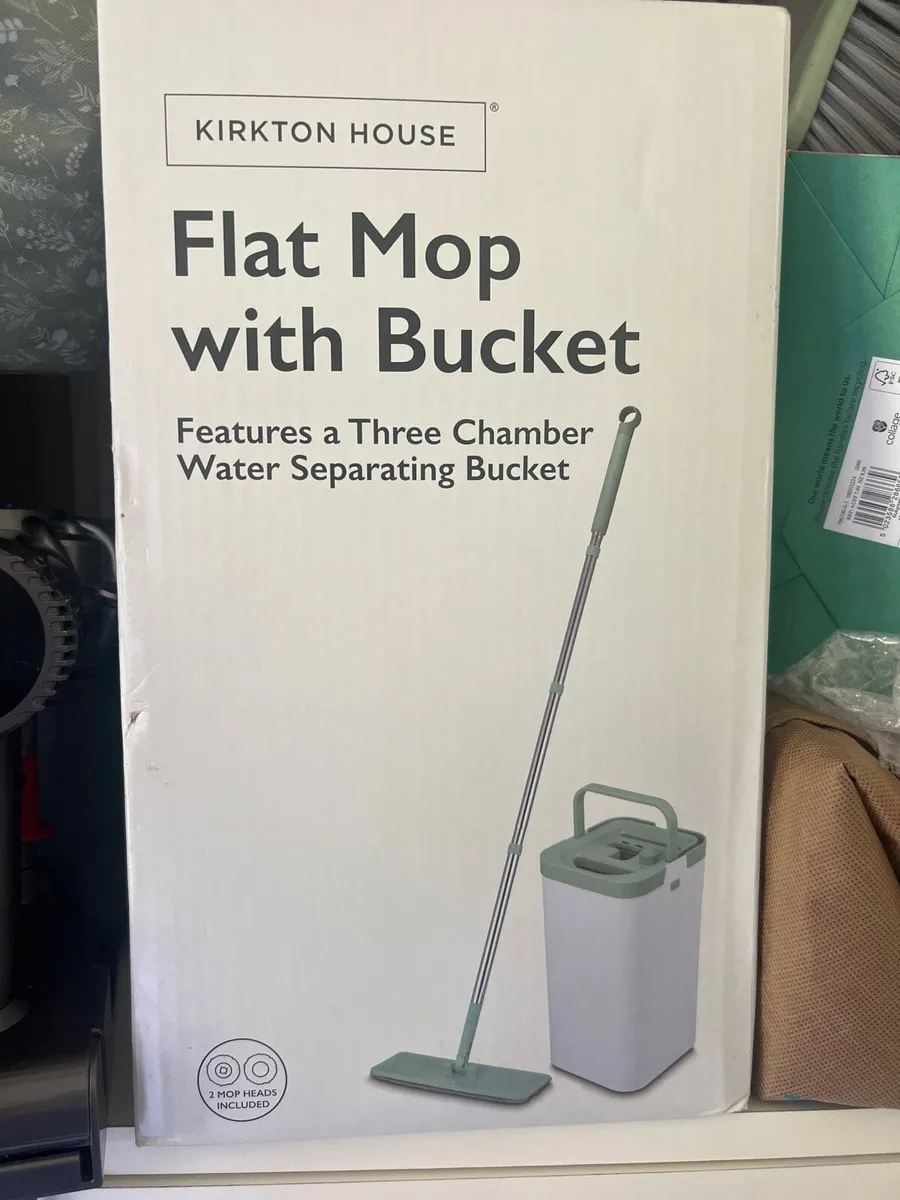 Mop and bucket - Image 1