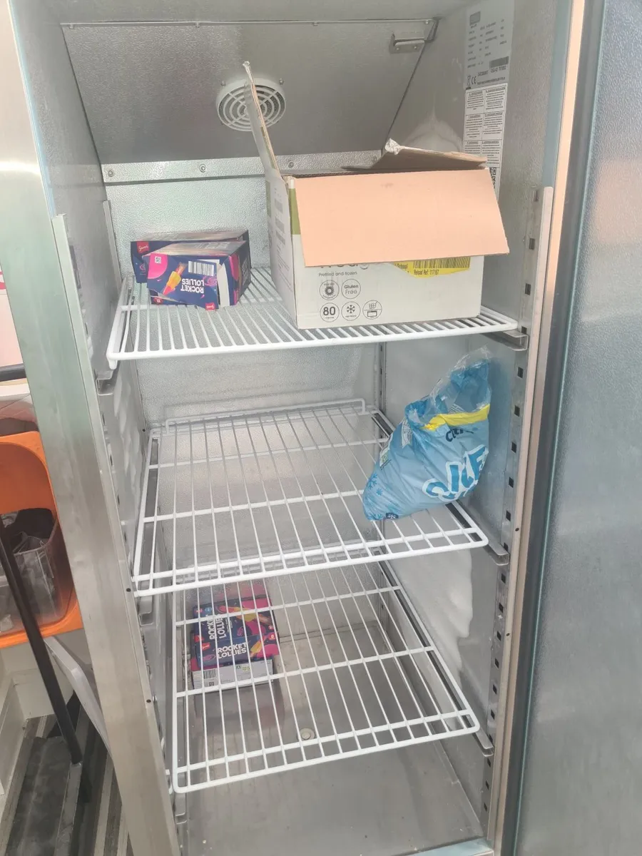 Industrial refrigerator - Image 2