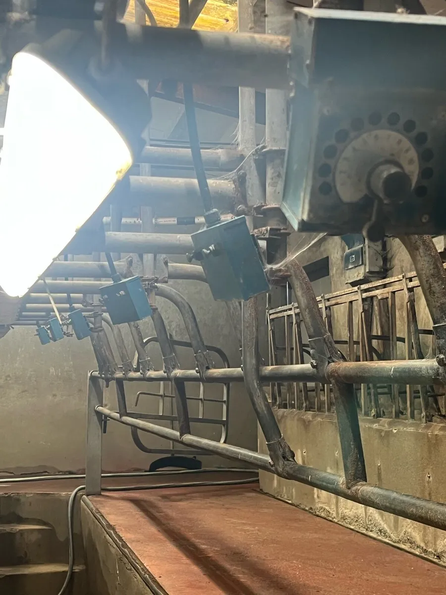Milking parlour - Image 1