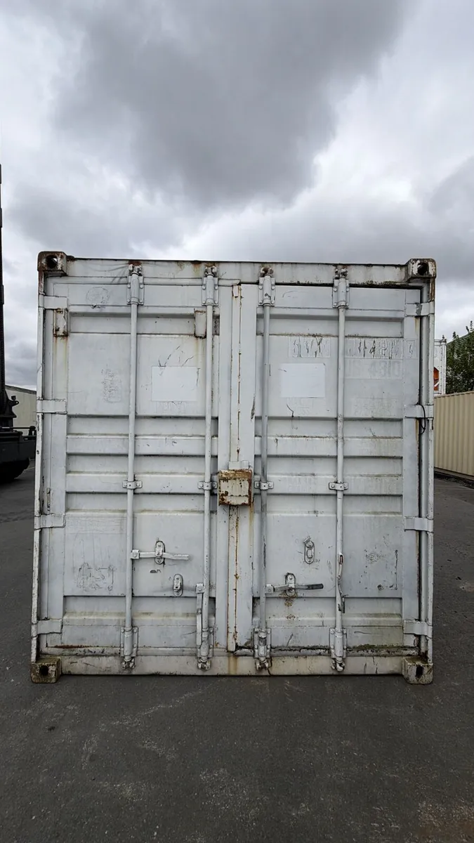 Used 40f standard container - Image 3