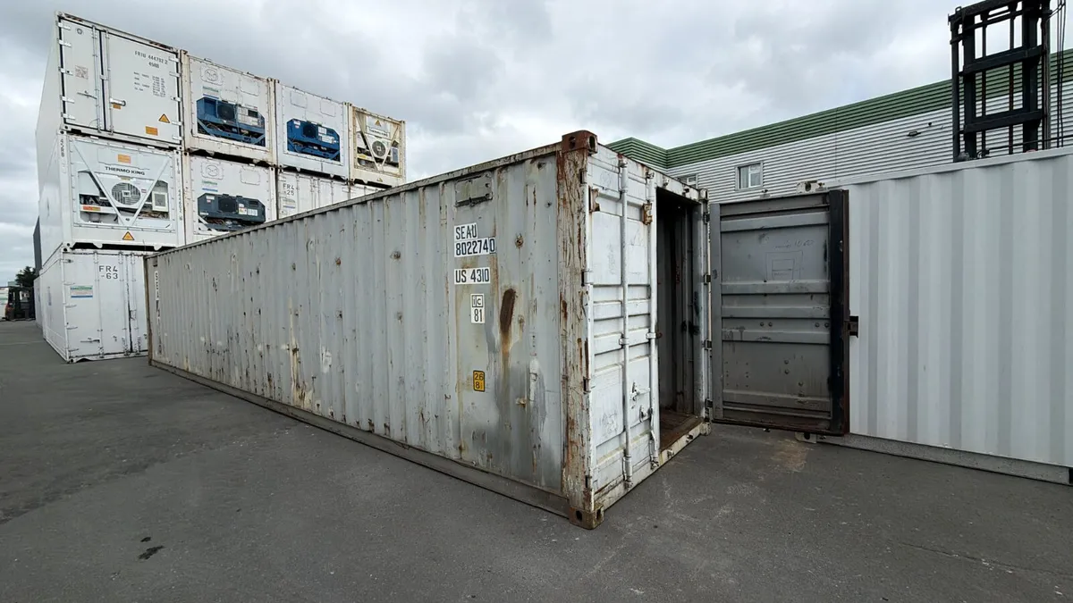 Used 40f standard container - Image 1