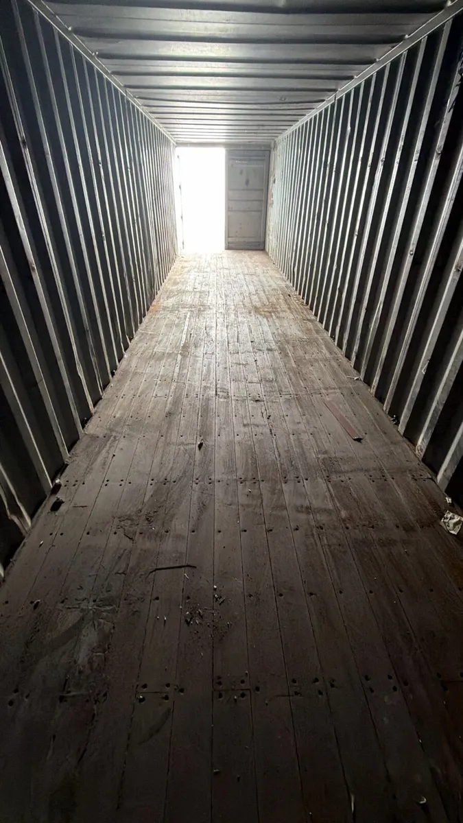 Used 40f standard container - Image 2