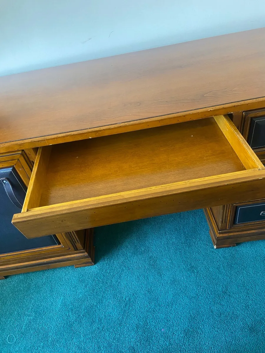 Desk - Image 4