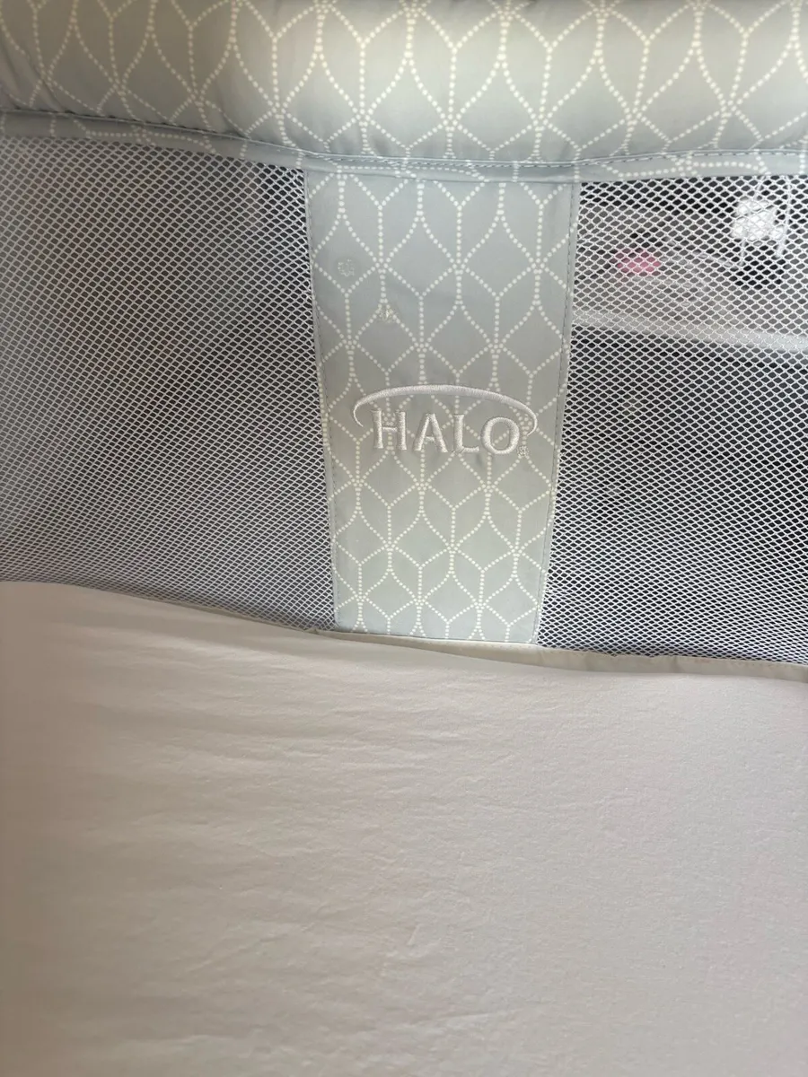Halo bedside cot - Image 3