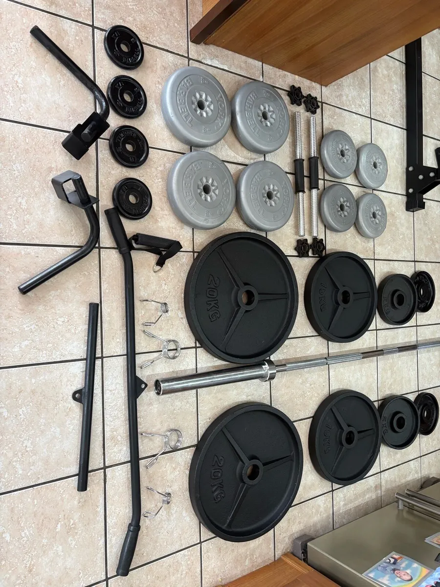 GYM POWER RACK, BENCH, WEIGHTS, COMPLETE SET!!! - Image 2