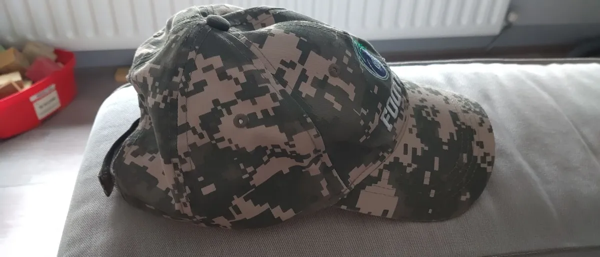 Military style cap barely worn - Image 2