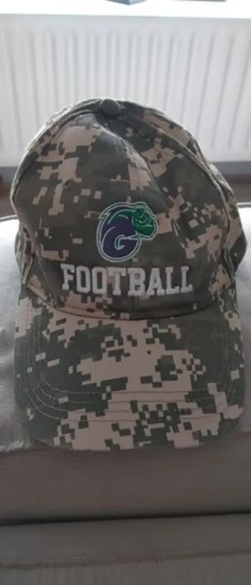 Military style cap barely worn - Image 1