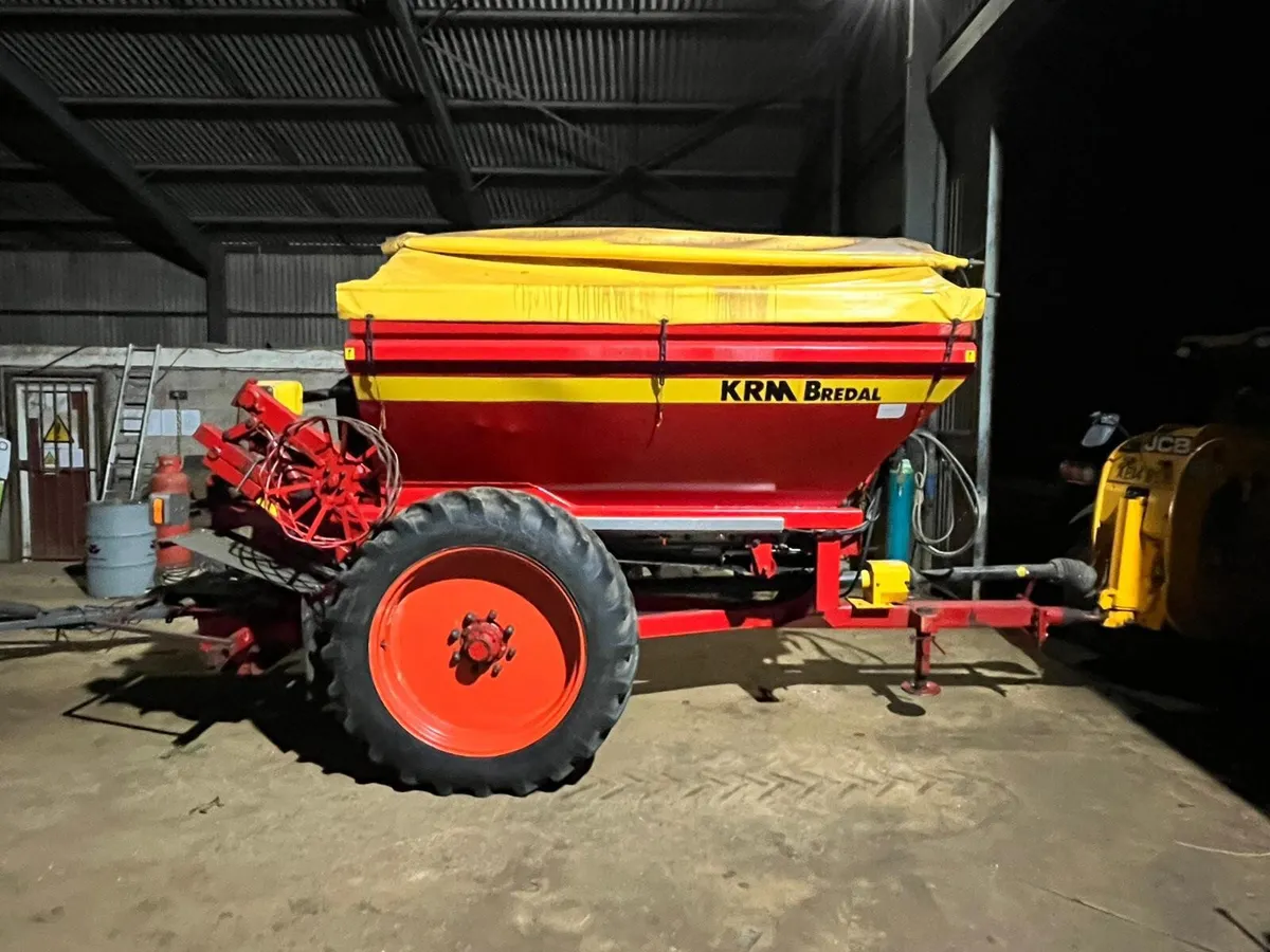 BREDAL K45 LIME / FERTILISER SPREADER  (2008) - Image 1