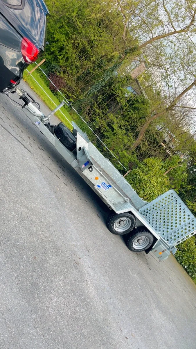 2024 Ifor Williams plant trailer 10x5.5 as new - Image 1