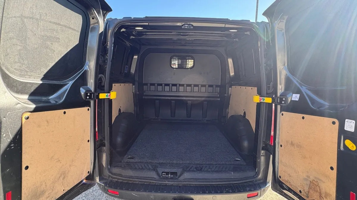 Ford Transit Custom 2018 - EX VAT - Image 4